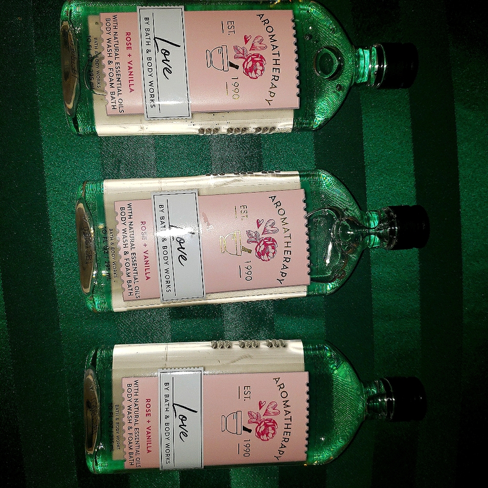 ❤Bath&Body Works "Love" bodywash/bath foam❤